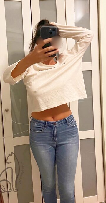 Футбольное воскресенье в доме мисс Наоми... Хочешь сходить в мой бассейн?