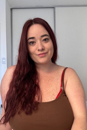 лицо против груди