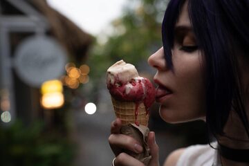 Reze Chainsaw Man Cosplay von Nancy Novikova