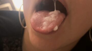 My gf wanted me to post my cum in her mouth